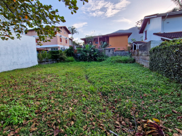 Terreno para Venda em condomínio na Praia da Lagoinha com 362 m²