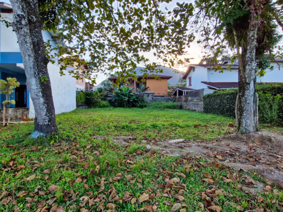 Terreno para Venda em condomínio na Praia da Lagoinha com 362 m²