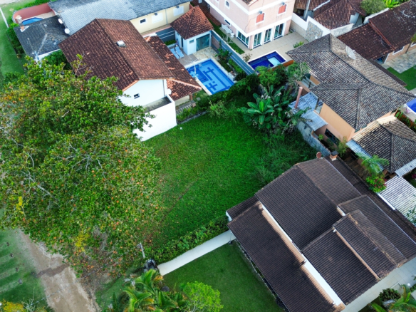 Terreno para Venda em condomínio na Praia da Lagoinha com 362 m²