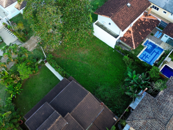 Terreno para Venda em condomínio na Praia da Lagoinha com 362 m²