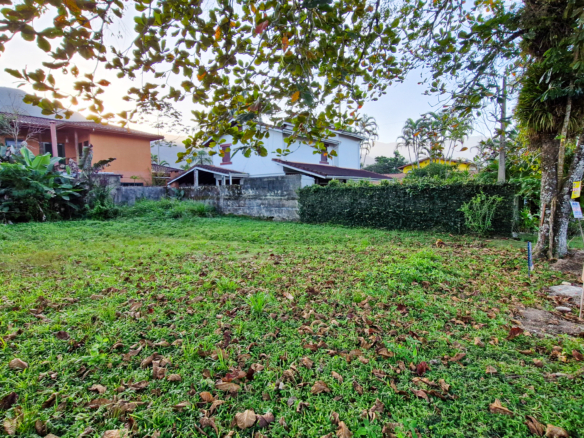 Terreno para Venda em condomínio na Praia da Lagoinha com 362 m²