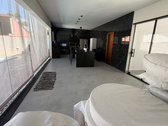 Casa Nova a venda na Praia da Mococa | Condomínio fechado