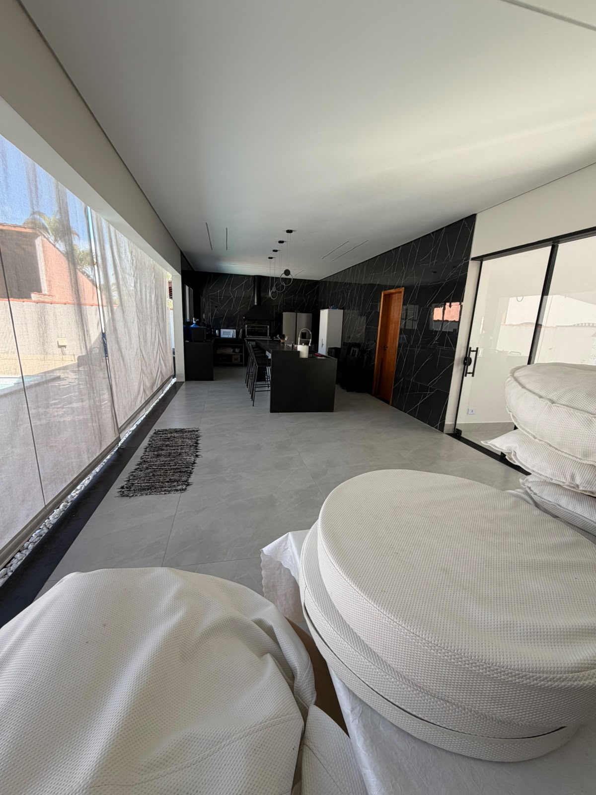 Casa Nova a venda na Praia da Mococa | Condomínio fechado