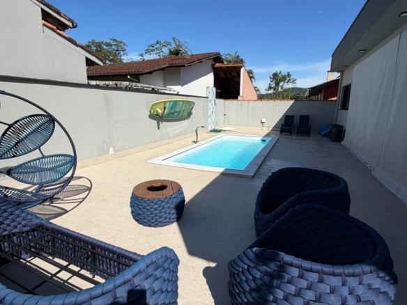 Casa Nova a venda na Praia da Mococa | Condomínio fechado