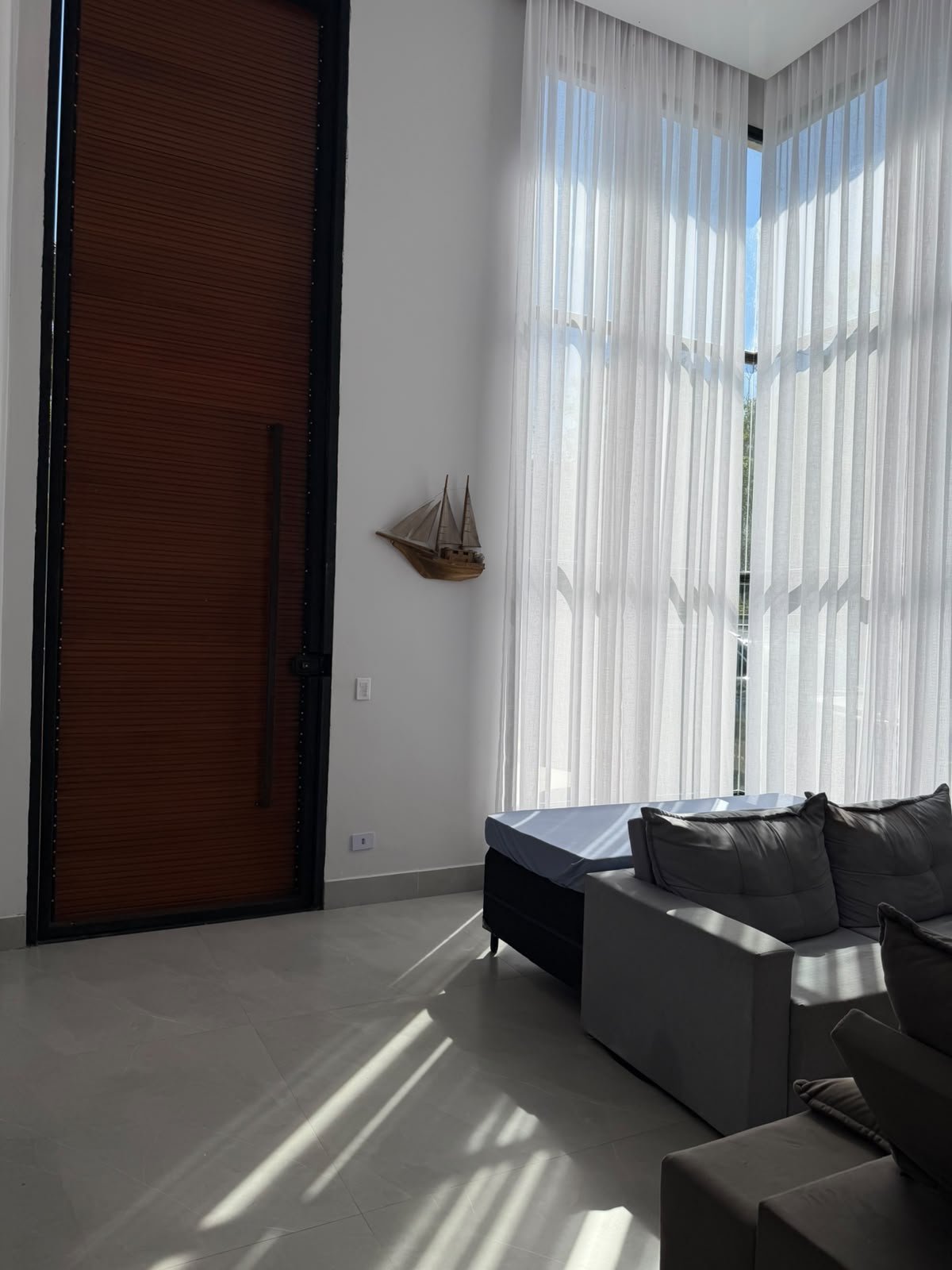 Casa Nova a venda na Praia da Mococa | Condomínio fechado