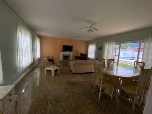 Casa a venda no Condomínio Mar Verde | 1.263 m² de Terreno | Vista Permanente para a Mata
