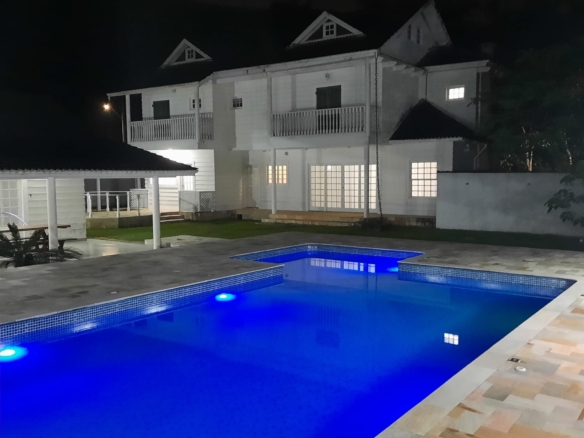 Casa a venda no Condomínio Mar Verde | 1.263 m² de Terreno | Vista Permanente para a Mata