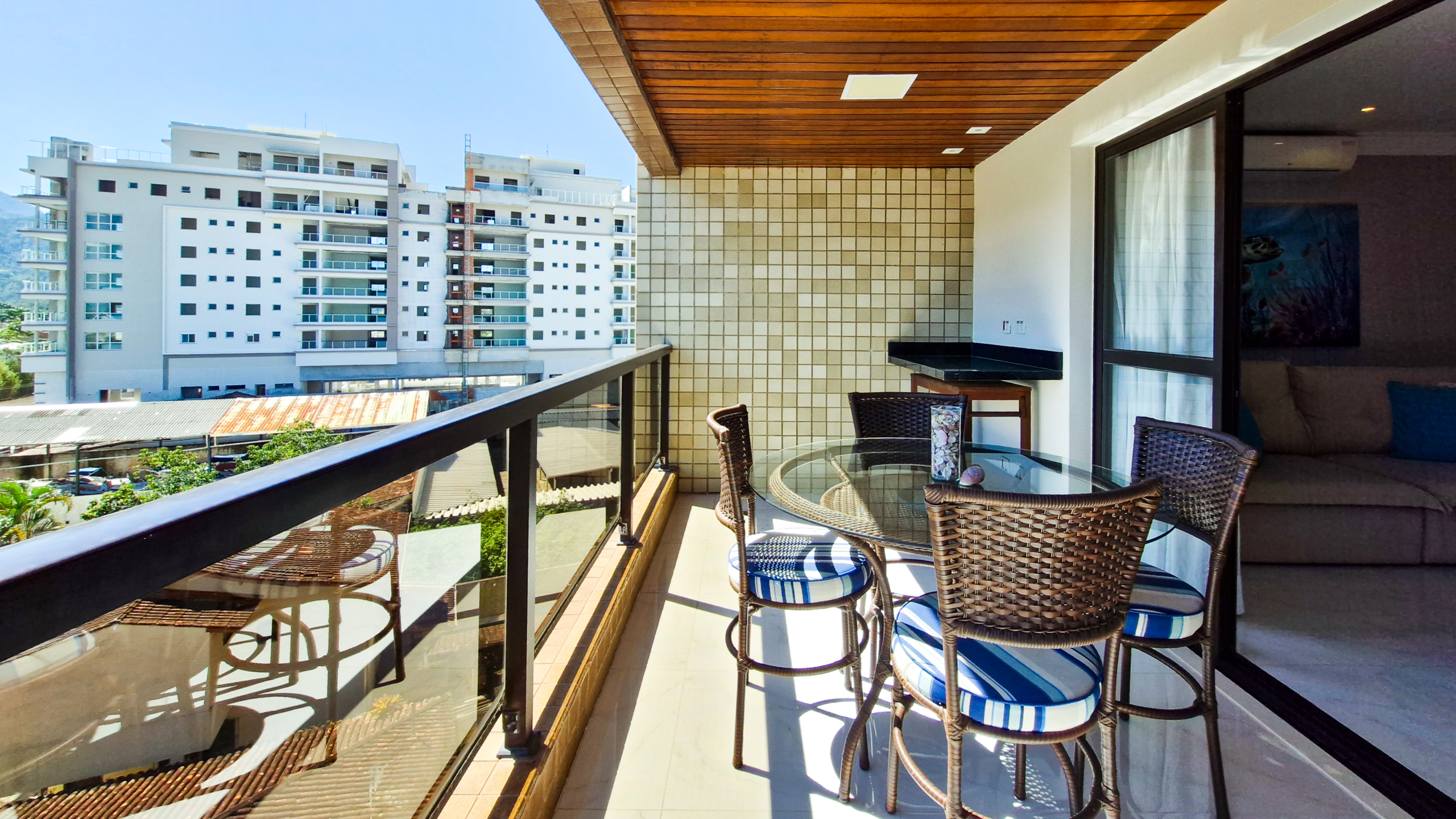 Apartamento para locação, no Condomínio Ilhas Canárias, Praia da Tabatinga, 2 quartos, com 110 m².
