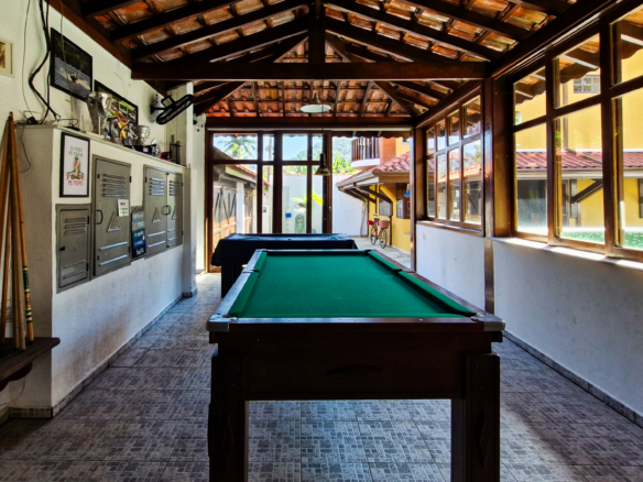 Casa a venda com 8 quartos | 415m² | Praia da Enseada