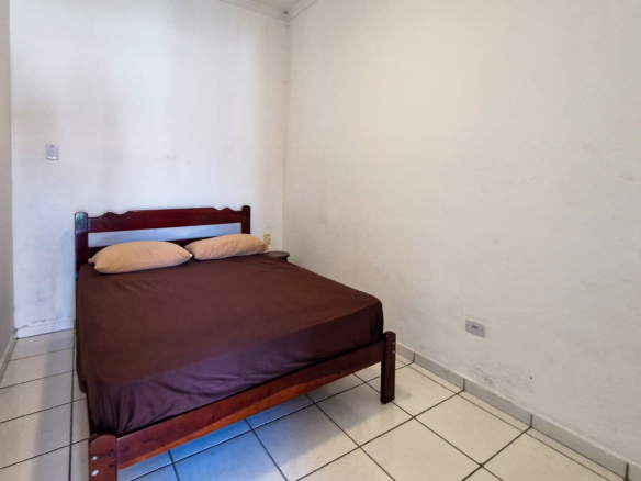 Casa a venda com 8 quartos | 415m² | Praia da Enseada