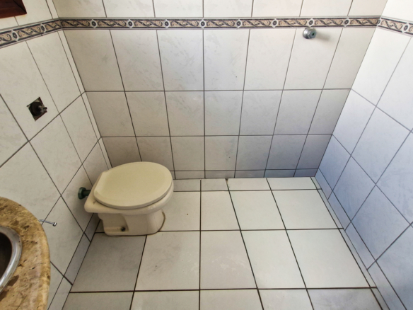 Casa a venda com 8 quartos | 415m² | Praia da Enseada
