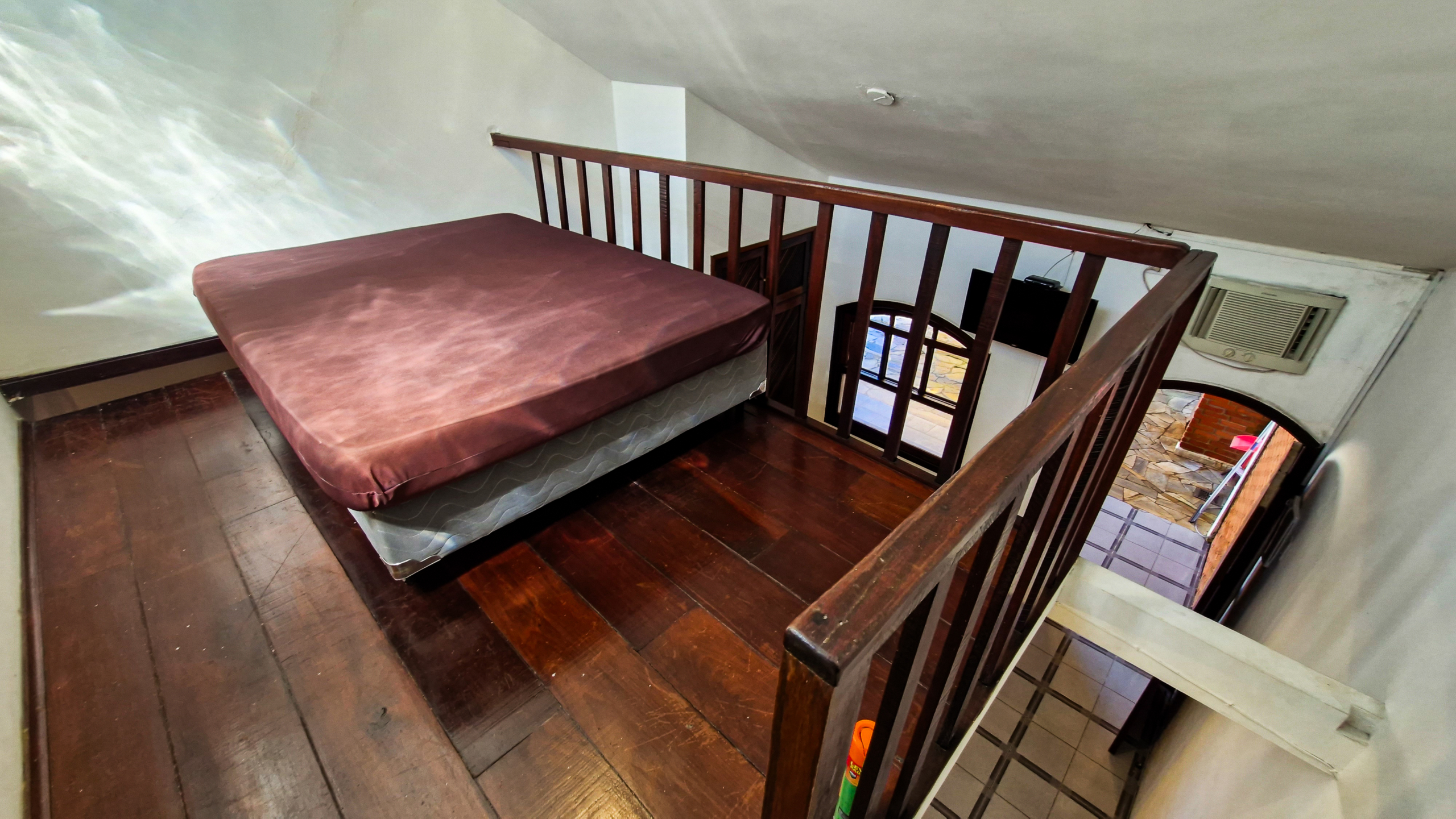 Casa a venda com 8 quartos | 415m² | Praia da Enseada