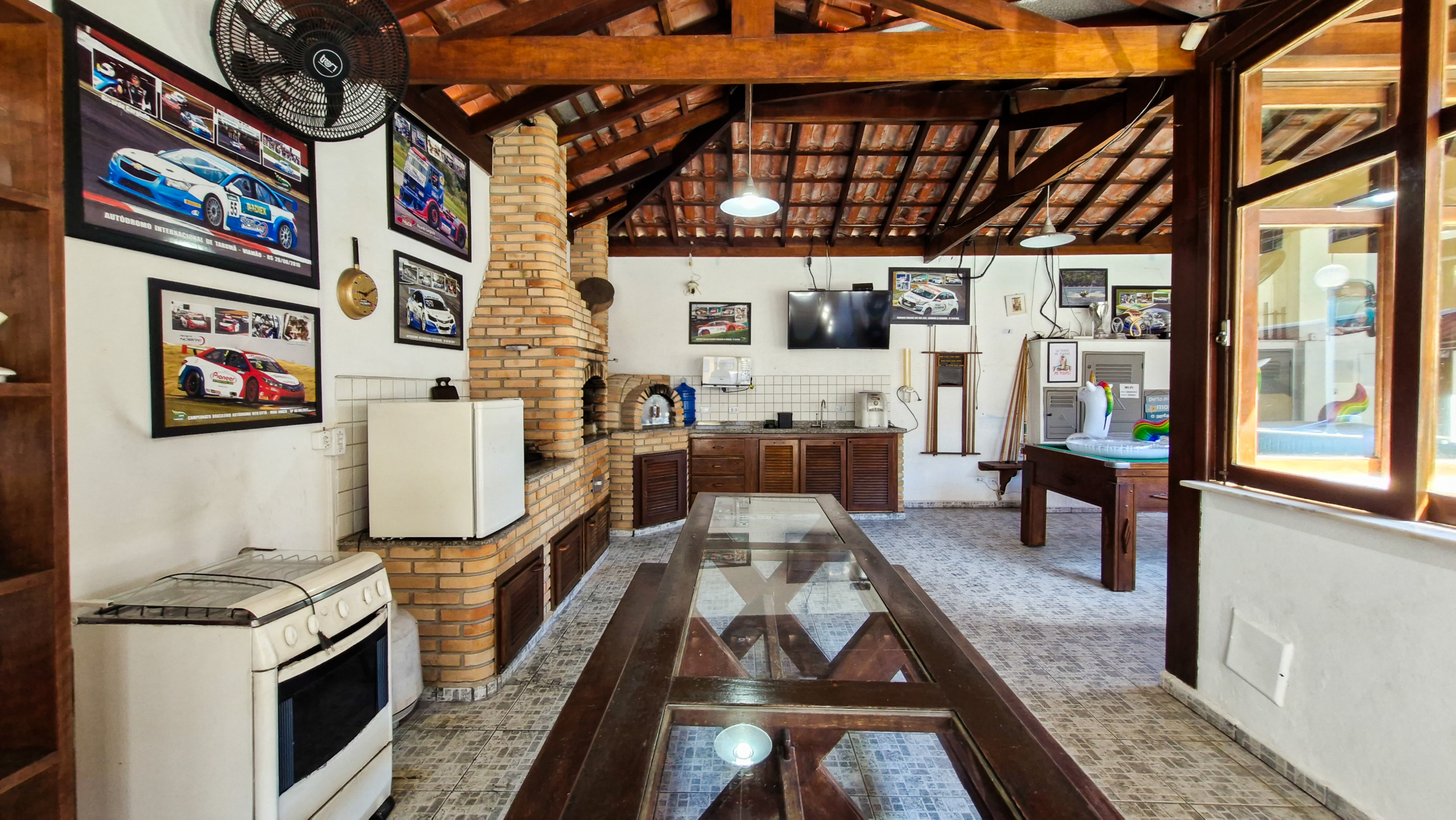 Casa a venda com 8 quartos | 415m² | Praia da Enseada