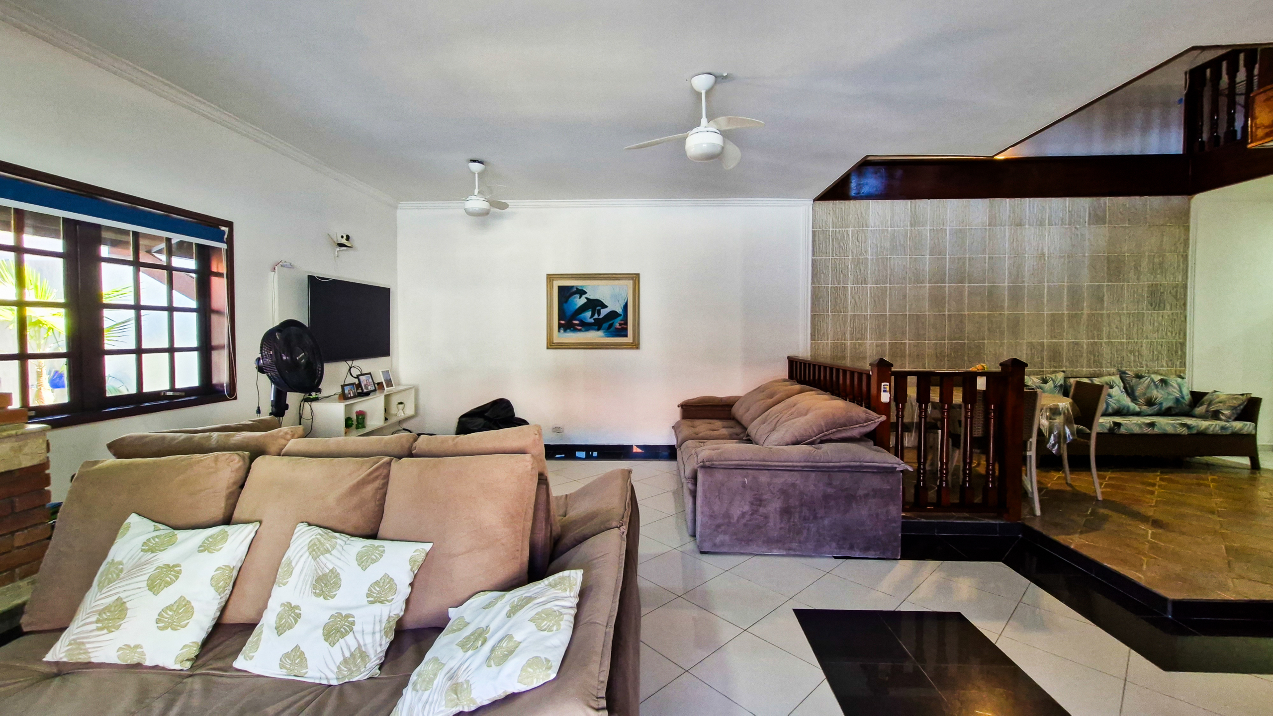 Casa a venda com 8 quartos | 415m² | Praia da Enseada