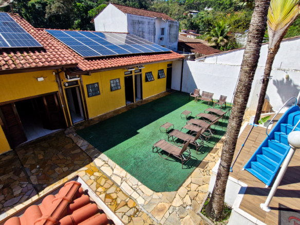 Casa a venda com 8 quartos | 415m² | Praia da Enseada
