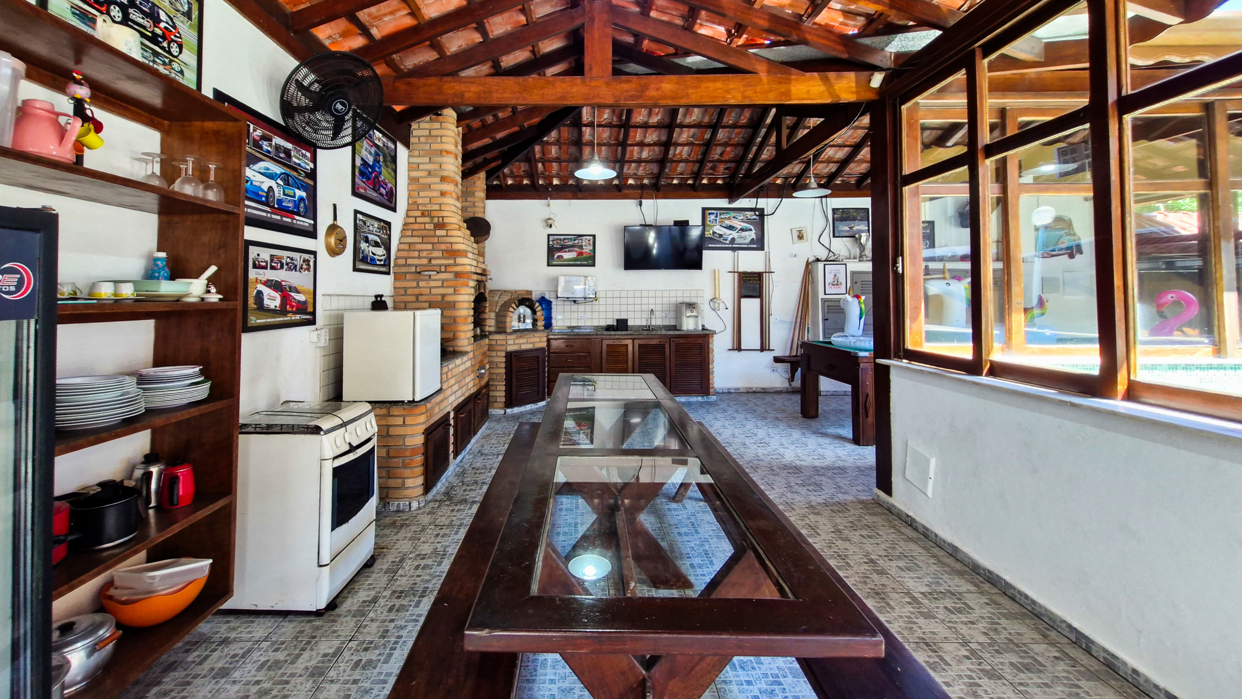 Casa a venda com 8 quartos | 415m² | Praia da Enseada