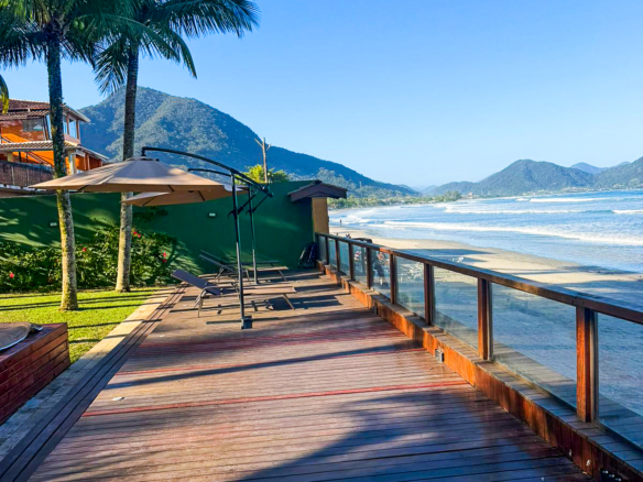Casa pé na areia a venda | 4 suítes | Praia do Sapê | Ubatuba