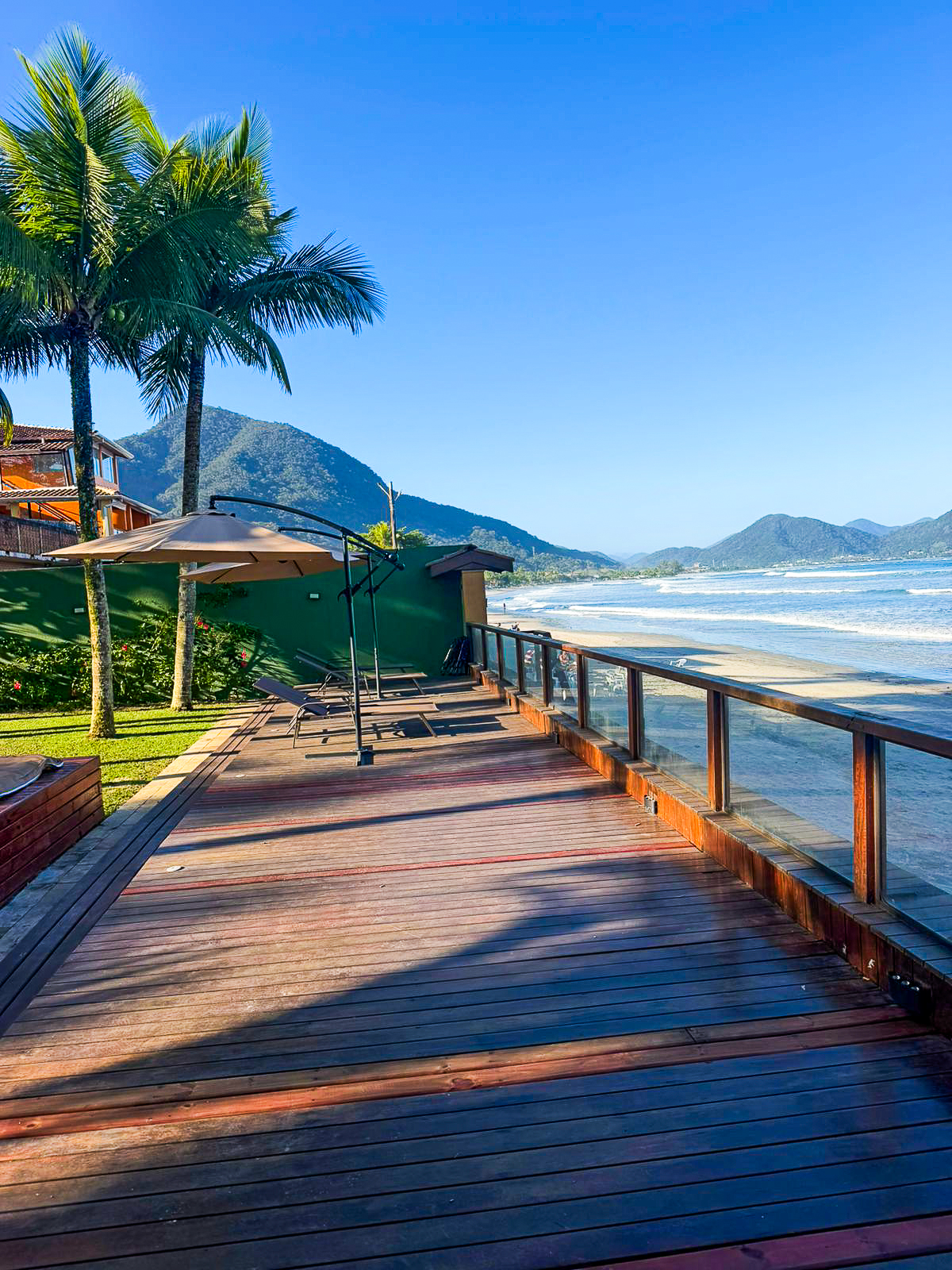 Casa pé na areia a venda | 4 suítes | Praia do Sapê | Ubatuba