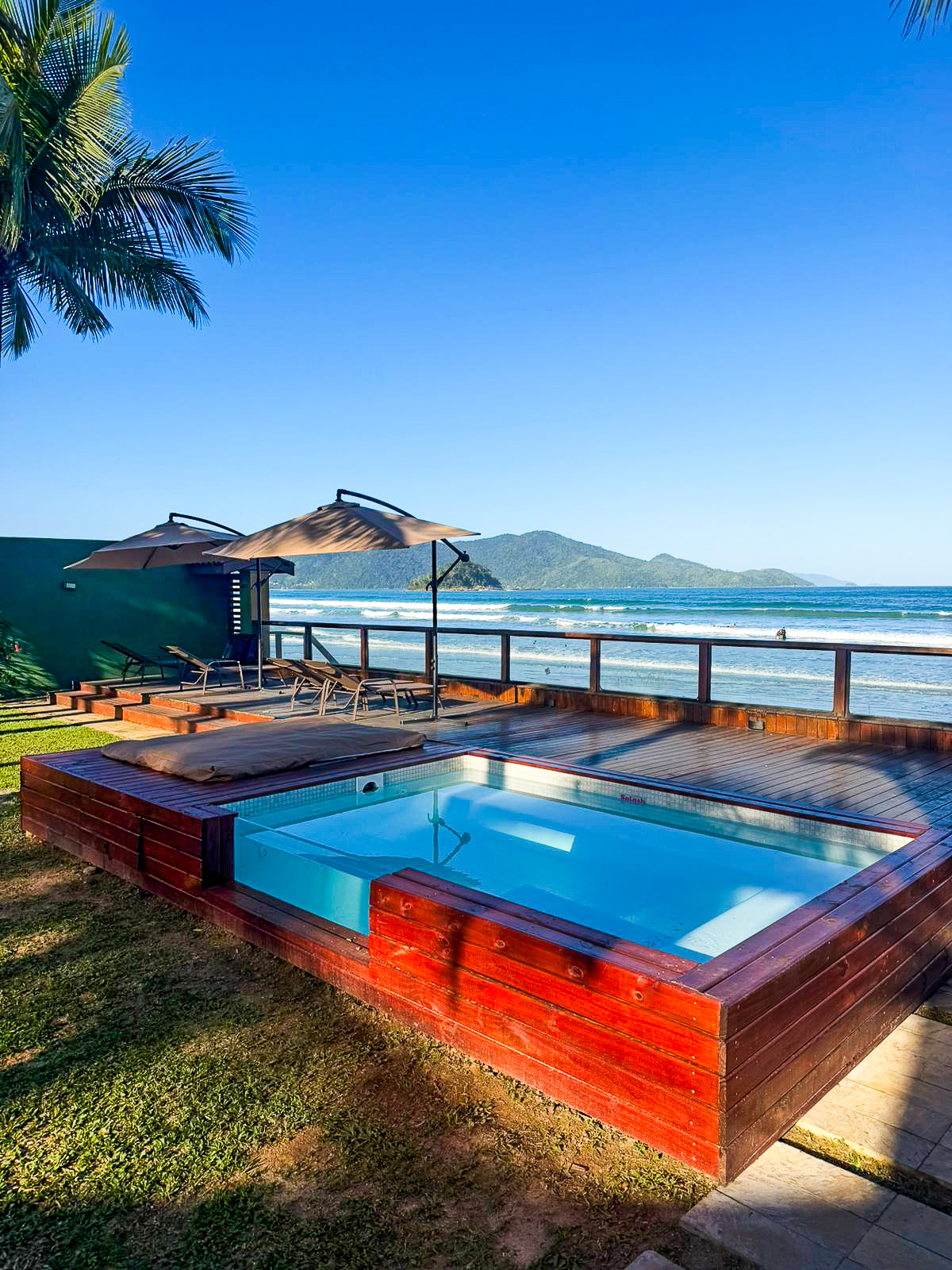 Casa pé na areia a venda | 4 suítes | Praia do Sapê | Ubatuba