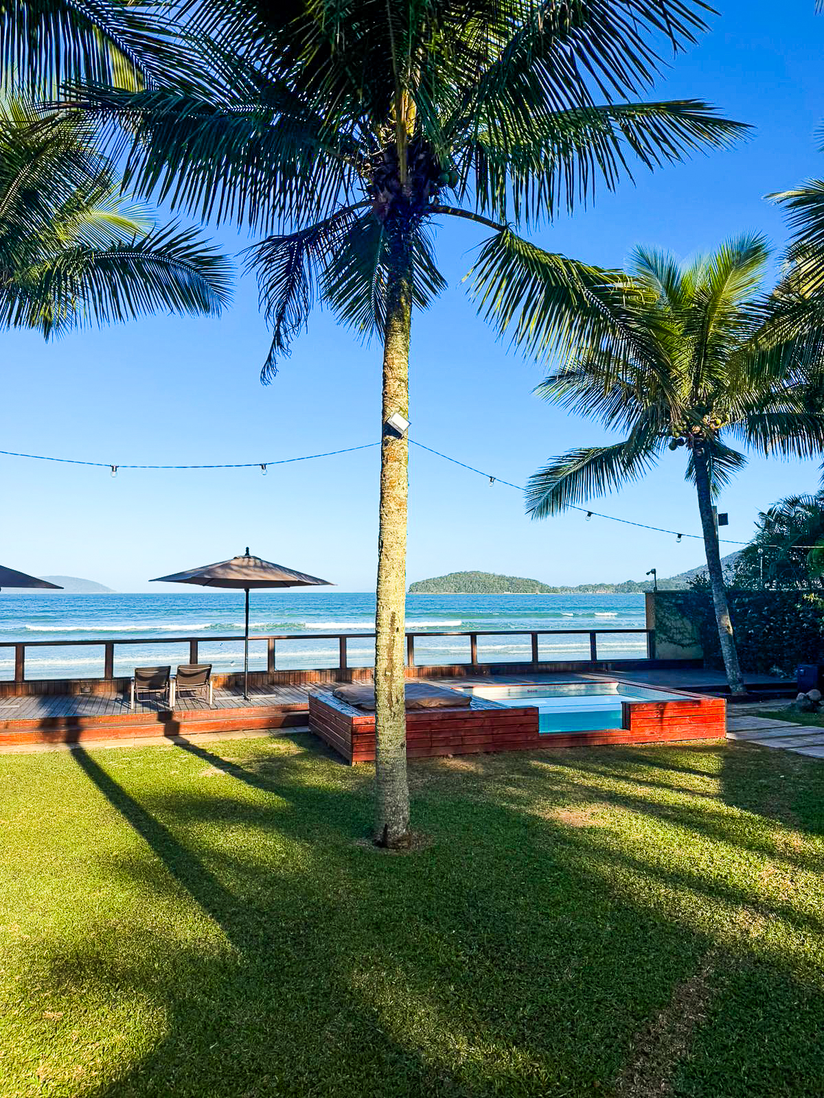 Casa pé na areia a venda | 4 suítes | Praia do Sapê | Ubatuba