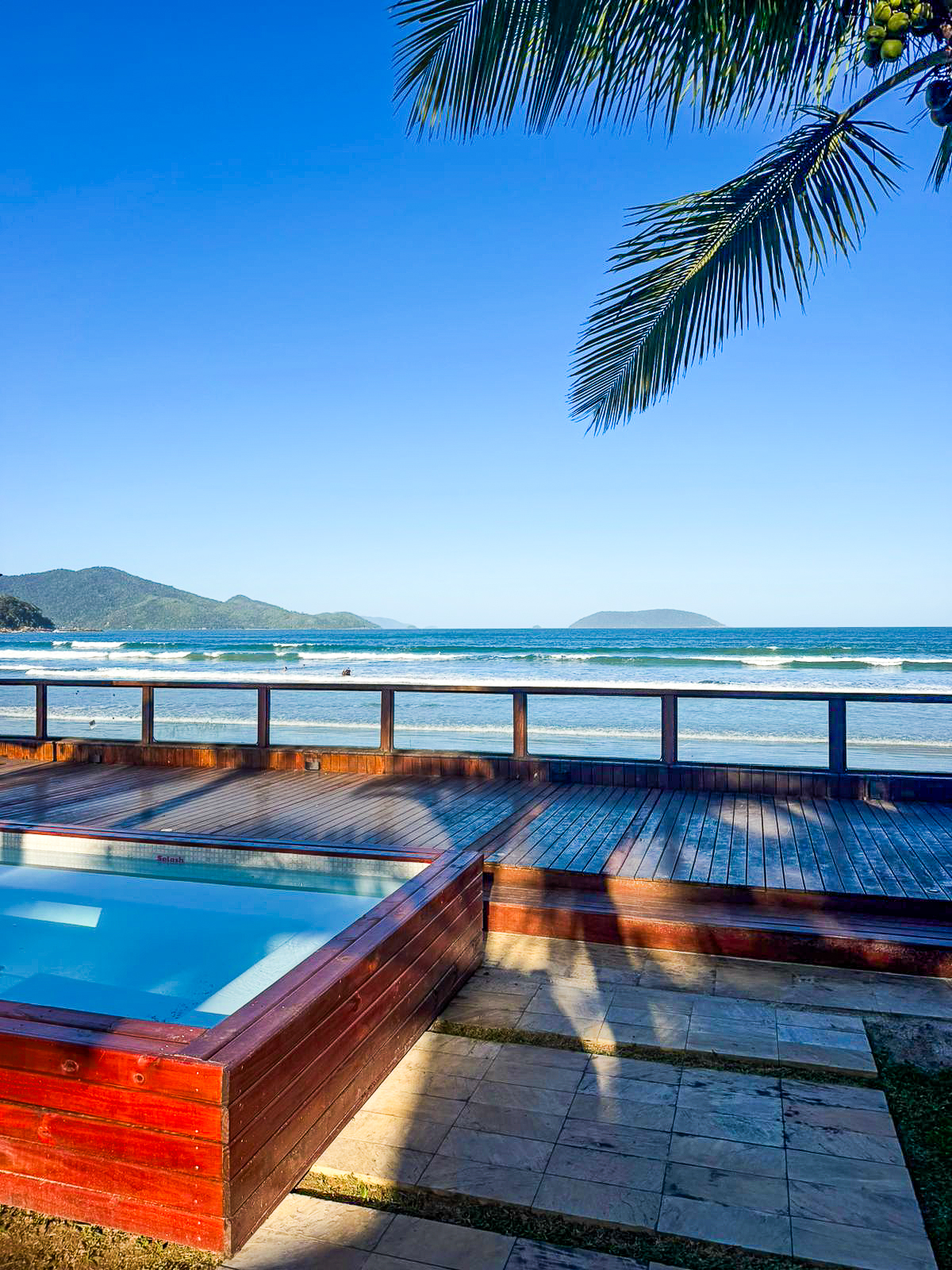 Casa pé na areia a venda | 4 suítes | Praia do Sapê | Ubatuba