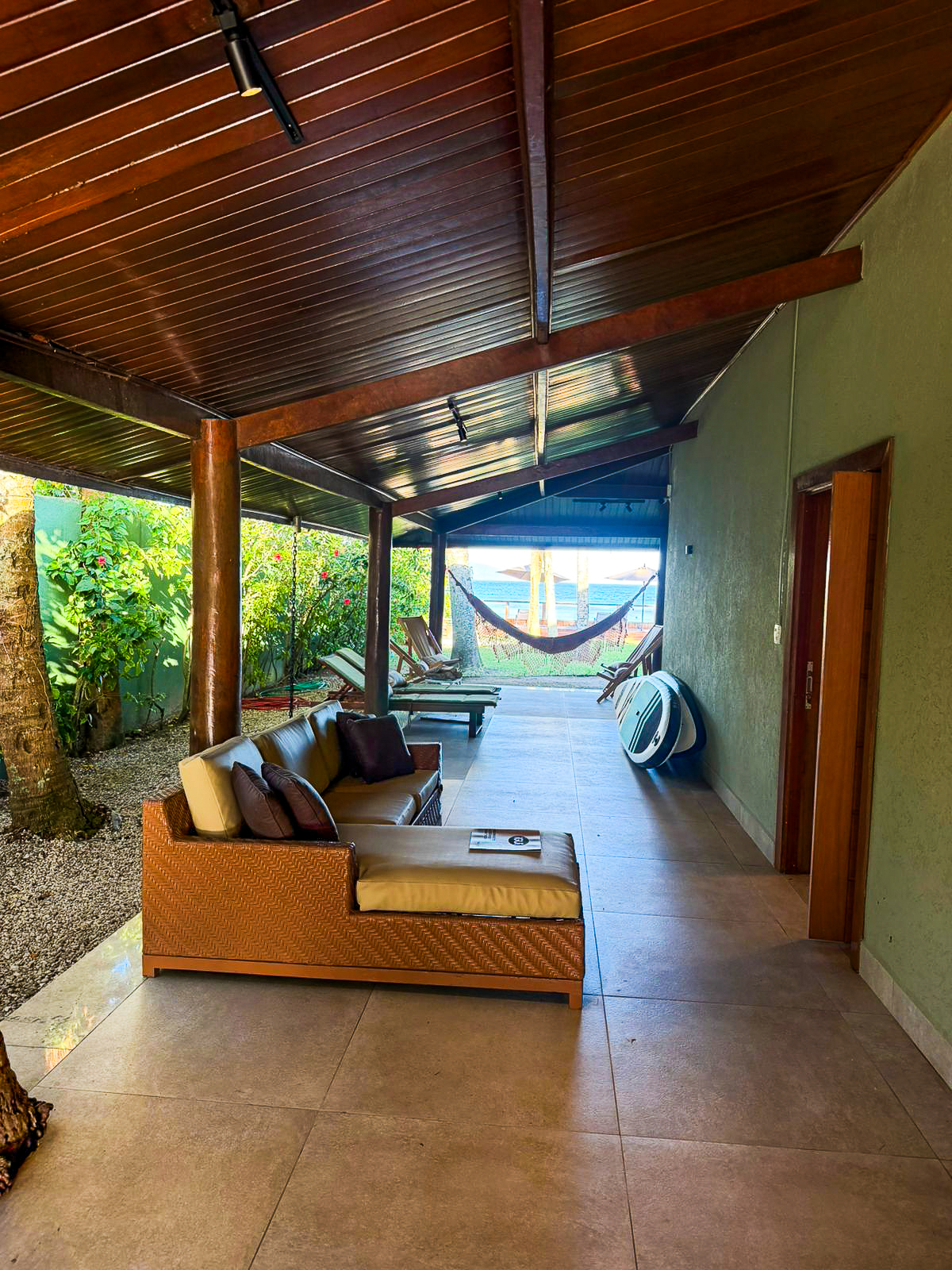 Casa pé na areia a venda | 4 suítes | Praia do Sapê | Ubatuba