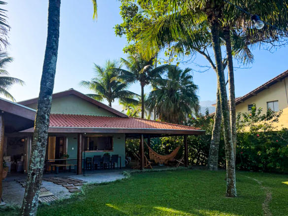 Casa pé na areia a venda | 4 suítes | Praia do Sapê | Ubatuba