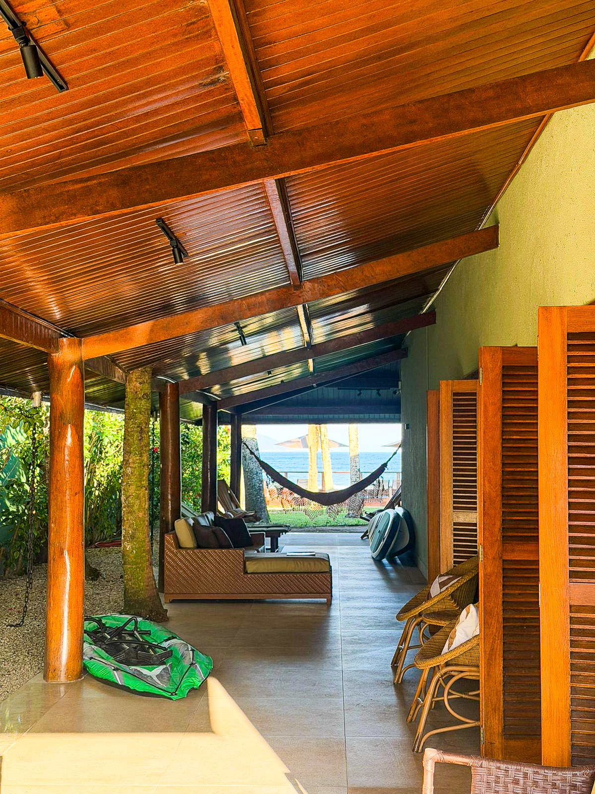 Casa pé na areia a venda | 4 suítes | Praia do Sapê | Ubatuba