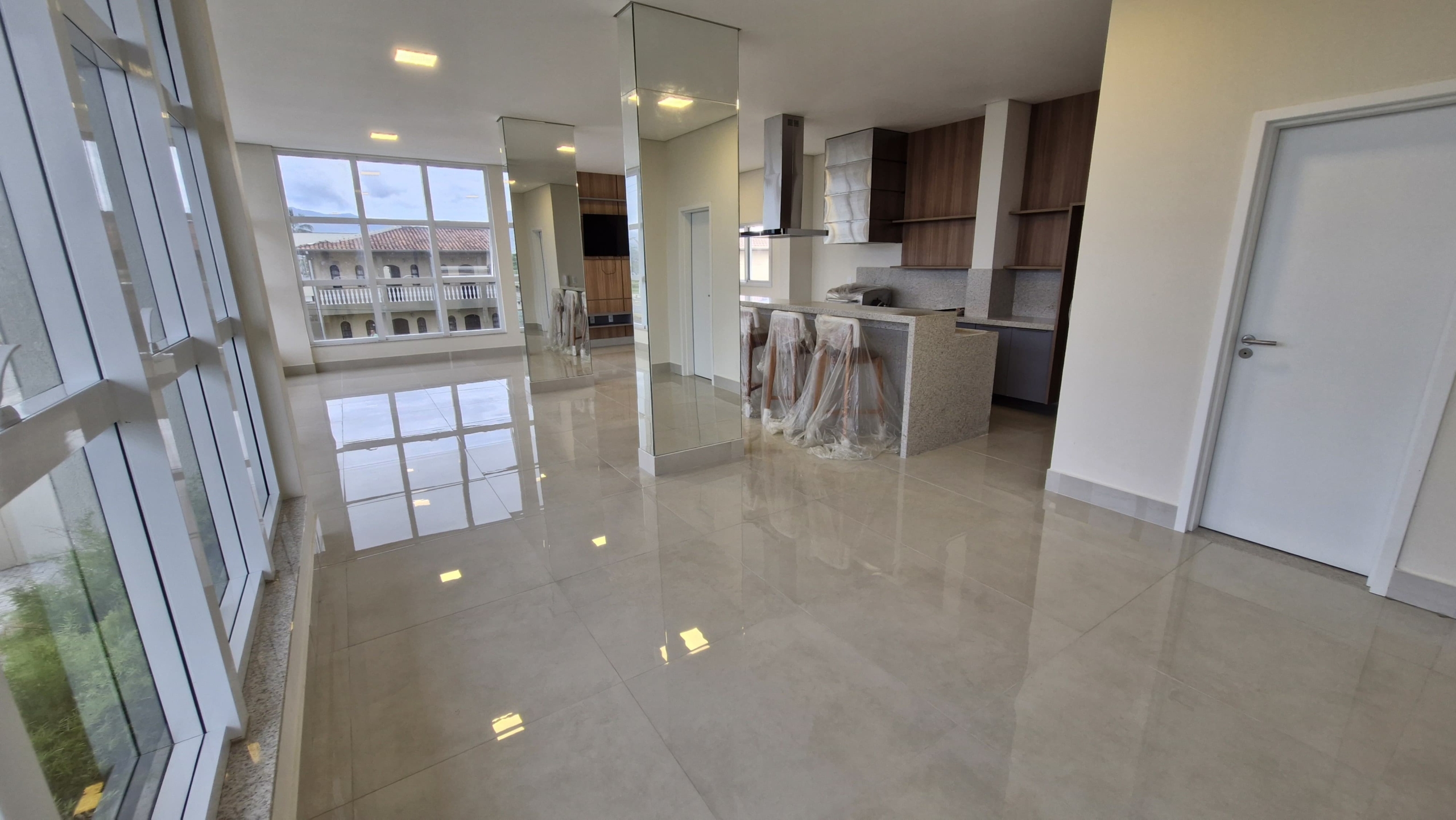 Apartamentos e Duplex à Beira-Mar a venda | Caraguatatuba