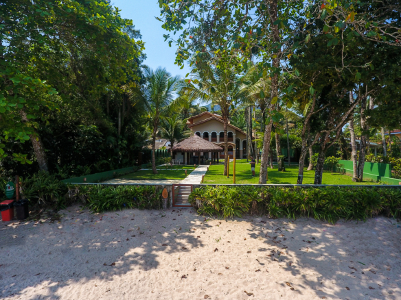 Casa de condomínio para temporada | Pé na areia | Praia Domingas Dias | Ubatuba