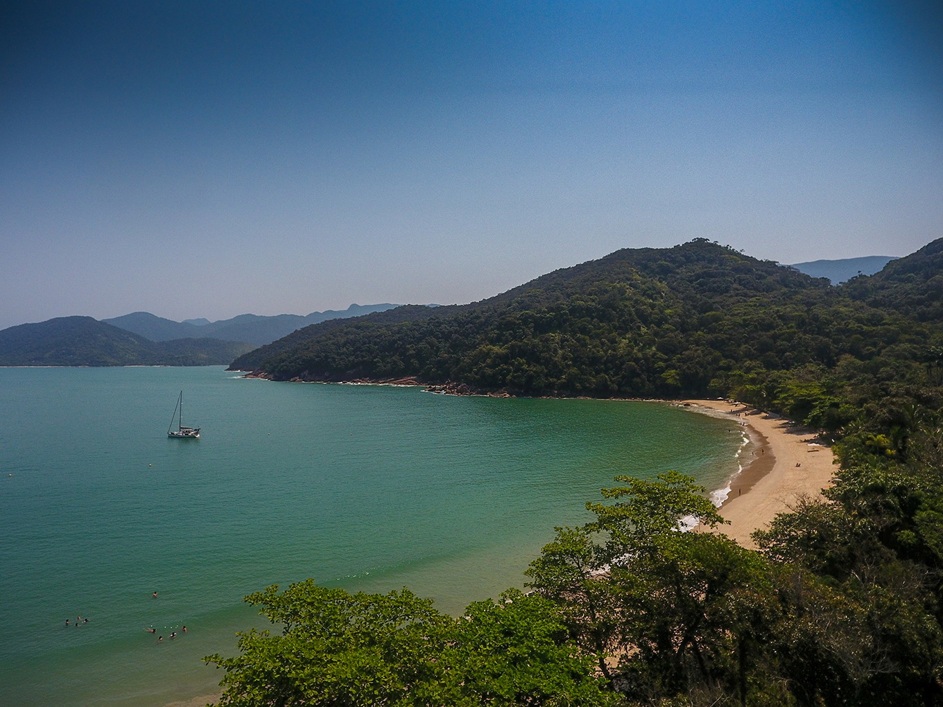 Casa de condomínio para temporada | Pé na areia | Praia Domingas Dias | Ubatuba