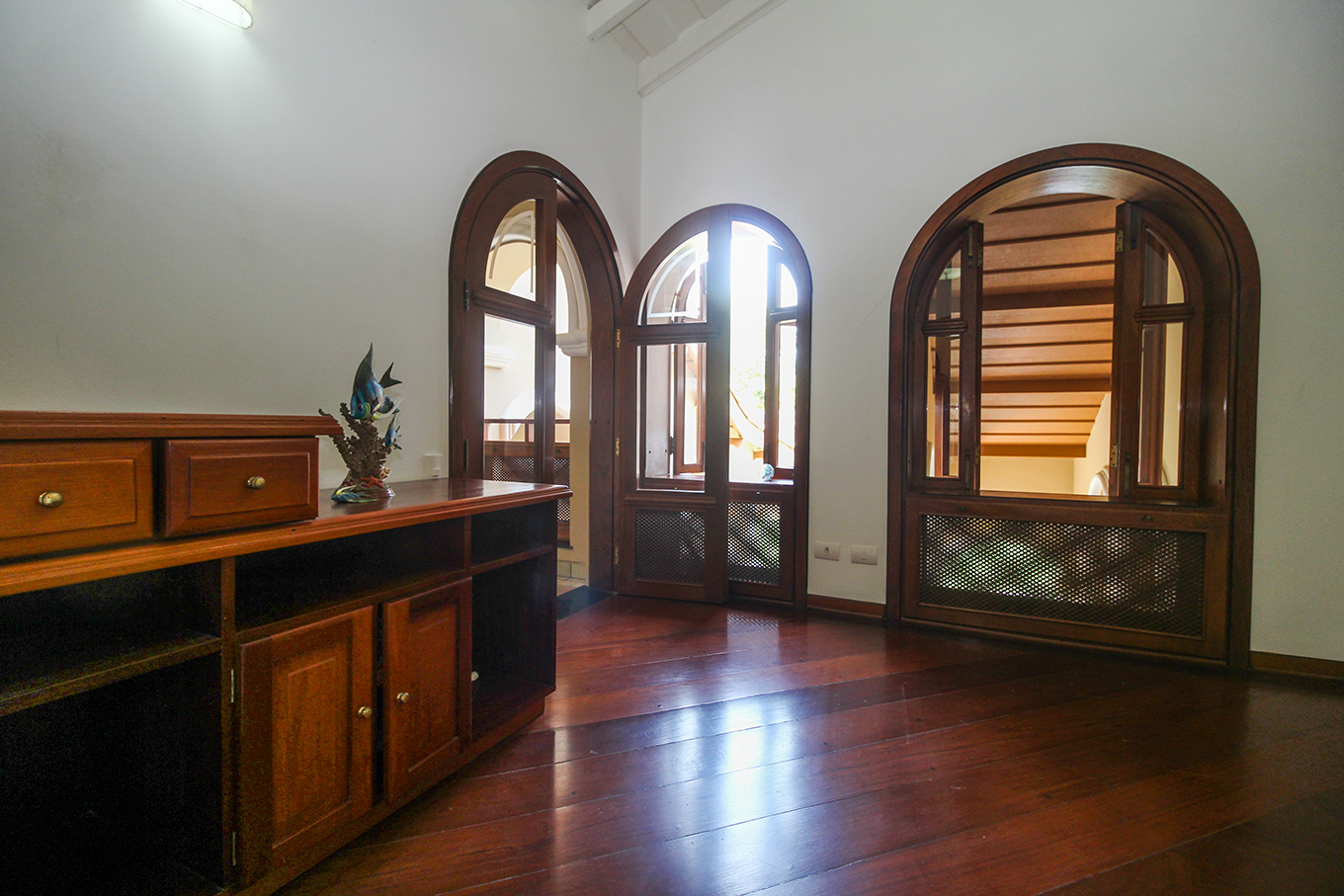 Casa de condomínio para temporada | Pé na areia | Praia Domingas Dias | Ubatuba