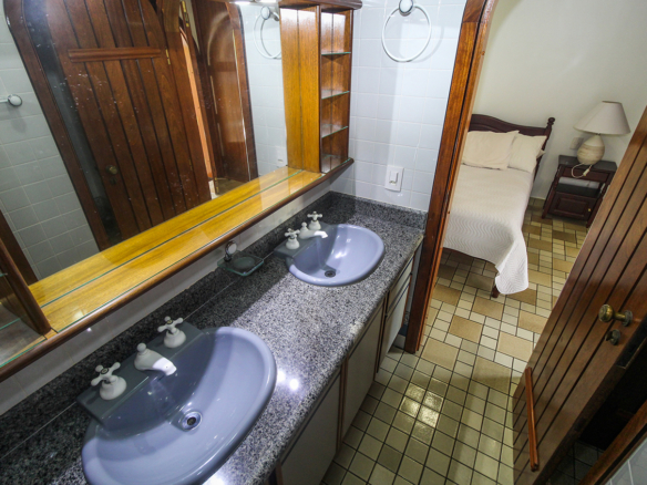 Casa de condomínio para temporada | Pé na areia | Praia Domingas Dias | Ubatuba