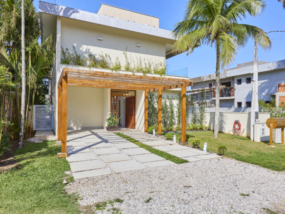 Casa alto padrão com 5 quartos – Lagoinha – Ubatuba/SP