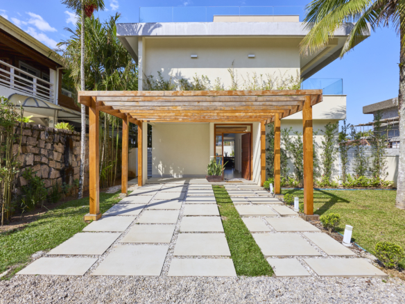 Casa alto padrão com 5 quartos – Lagoinha – Ubatuba/SP