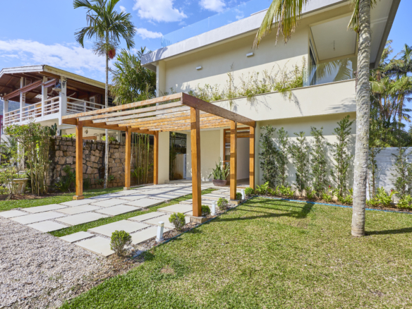 Casa alto padrão com 5 quartos – Lagoinha – Ubatuba/SP
