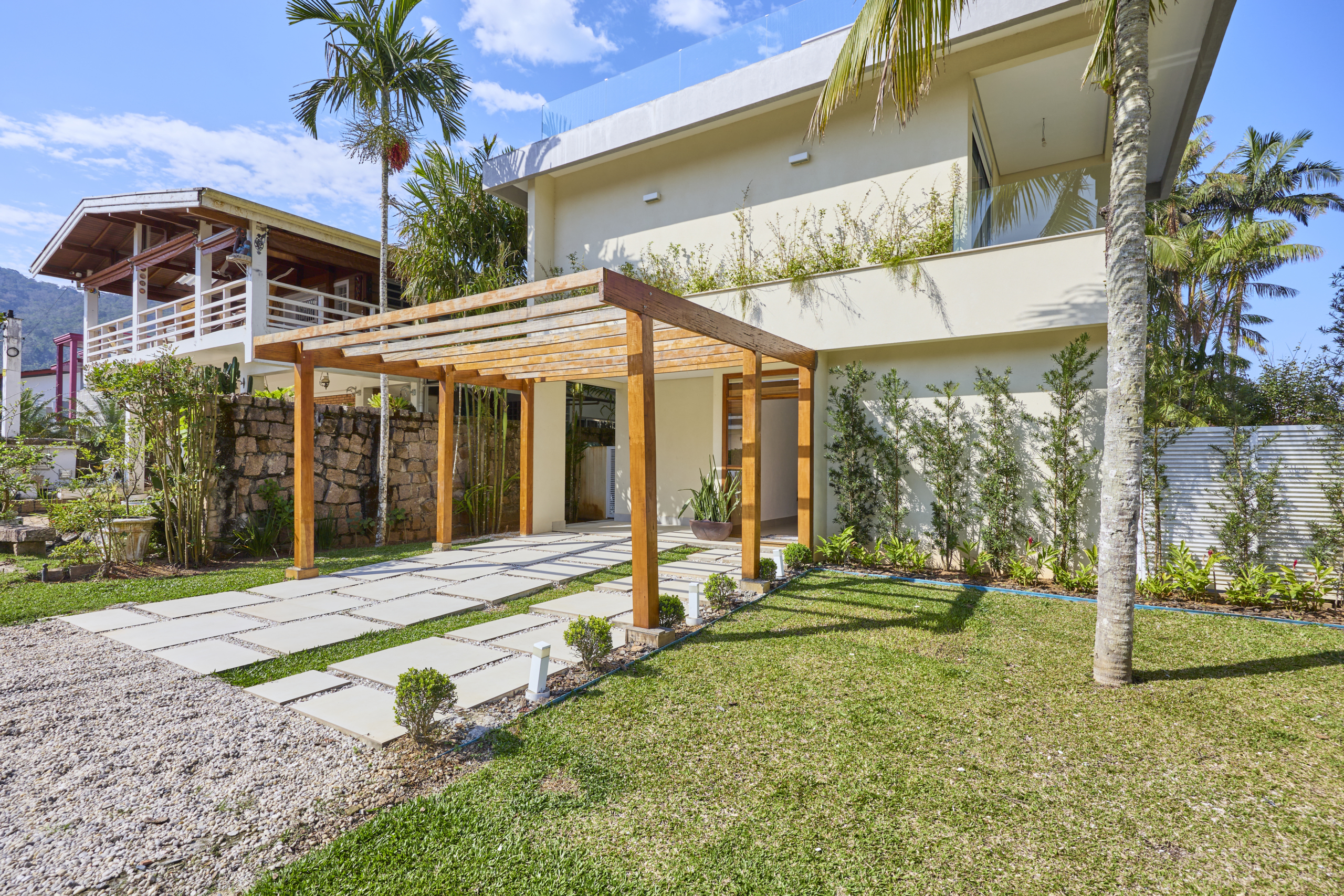 Casa alto padrão com 5 quartos – Lagoinha – Ubatuba/SP