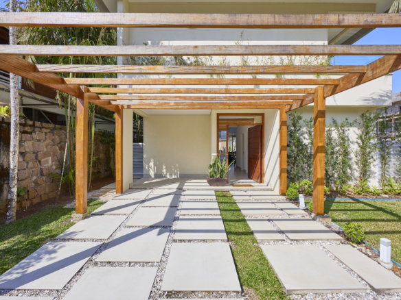 Casa alto padrão com 5 quartos – Lagoinha – Ubatuba/SP