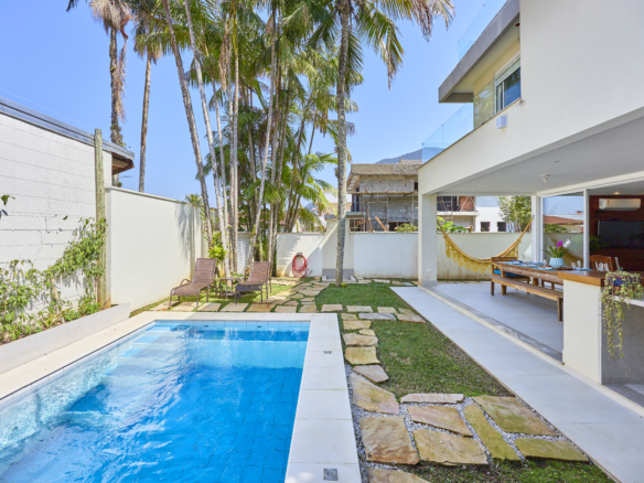 Casa alto padrão com 5 quartos – Lagoinha – Ubatuba/SP