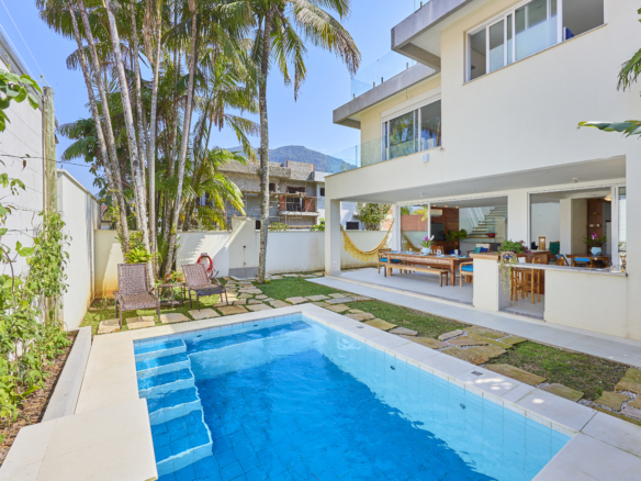 Casa alto padrão com 5 quartos – Lagoinha – Ubatuba/SP
