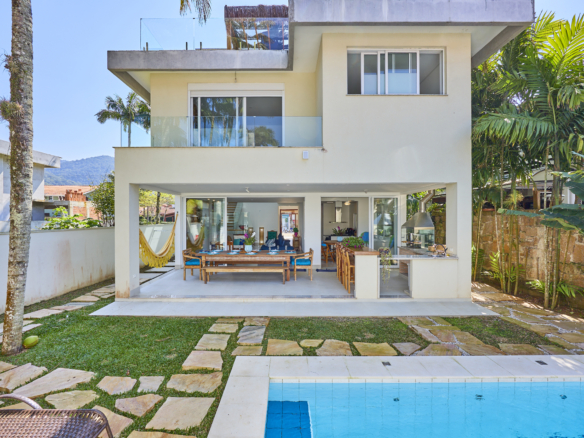 Casa alto padrão com 5 quartos – Lagoinha – Ubatuba/SP