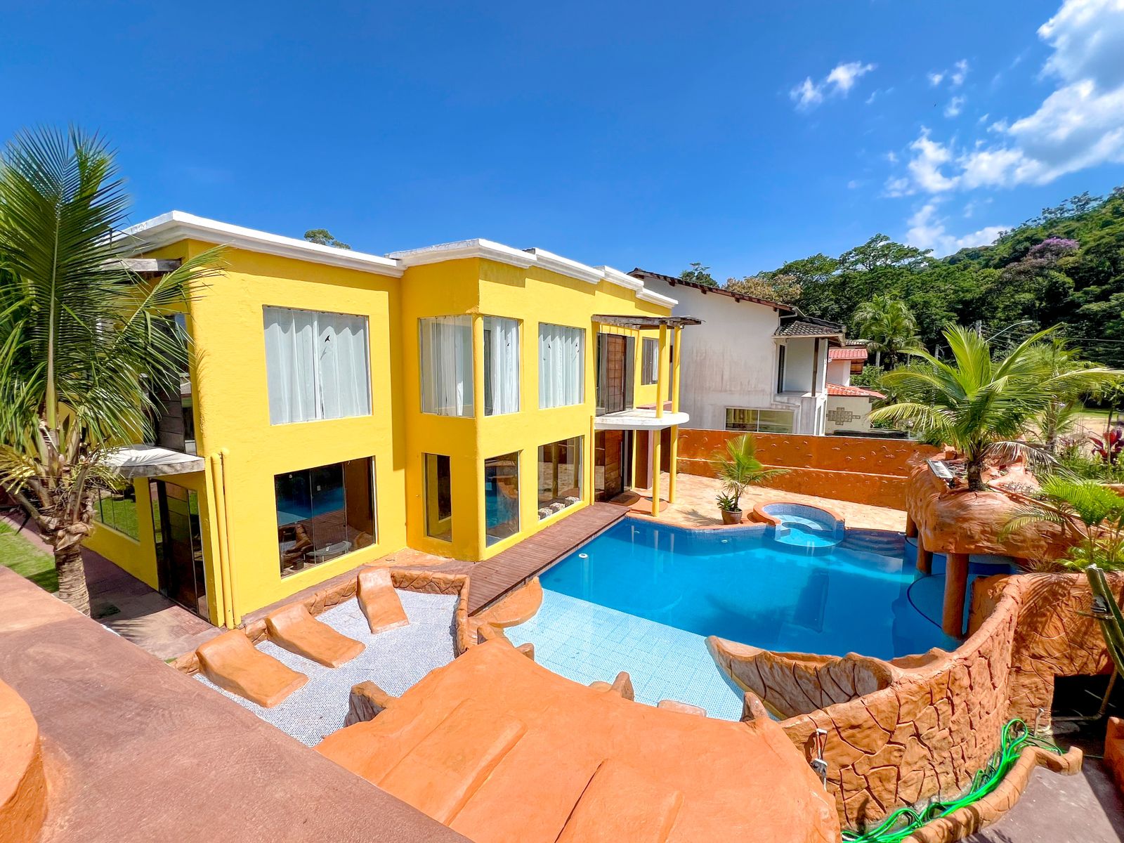 Casa em Condomínio Fechado a venda | 5 suítes | Caraguatatuba