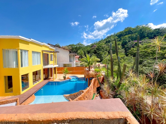 Casa em Condomínio Fechado a venda | 5 suítes | Caraguatatuba
